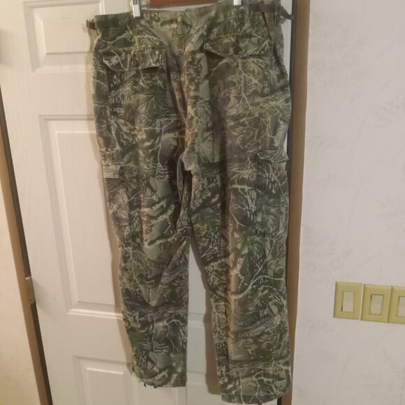 Cabela's Men's Seclusion 3-D Camo Pants Size 40 Reg - Picture 5 of 8